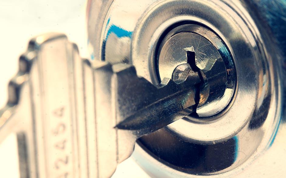 demonter une serrure de porte d'entrée Auriol